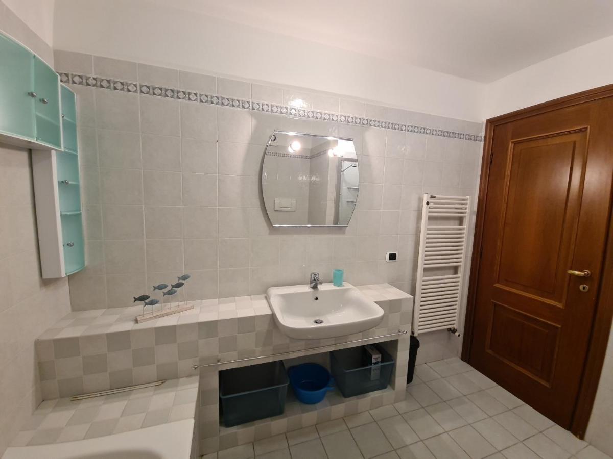 Dolce Casa Da Roby E Andrea By Portofinovacanze San Maurizio di Monte Exteriör bild