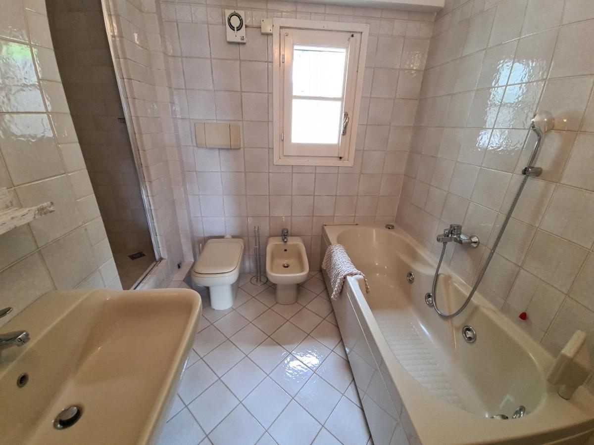 Dolce Casa Da Roby E Andrea By Portofinovacanze San Maurizio di Monte Exteriör bild