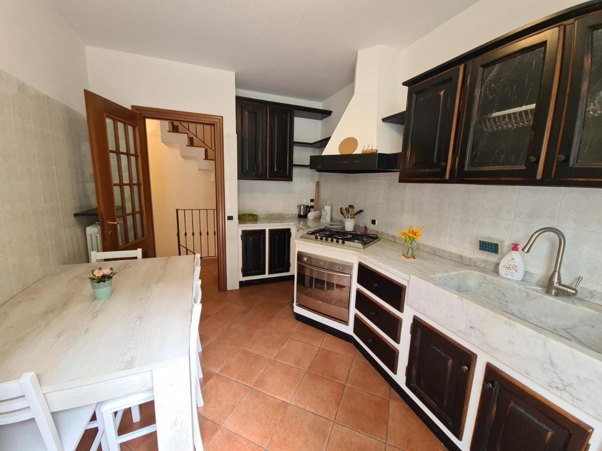 Dolce Casa Da Roby E Andrea By Portofinovacanze San Maurizio di Monte Exteriör bild