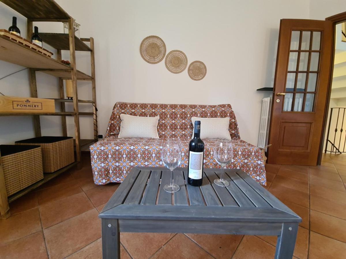Dolce Casa Da Roby E Andrea By Portofinovacanze San Maurizio di Monte Exteriör bild